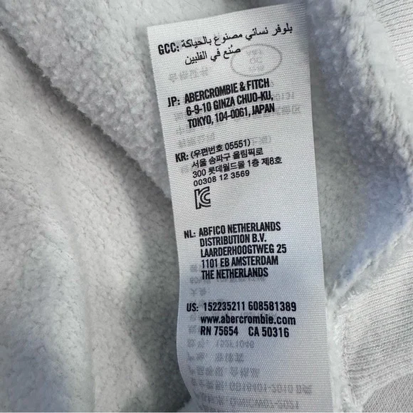 A&F White Graphic Crew-Neck Sweatshirt (Large) - Soft A&F Collection - Picture 7 of 7